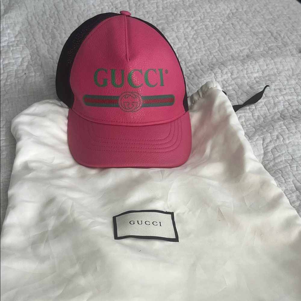 Gucci Fuchsia Logo Baseball Cap unisex